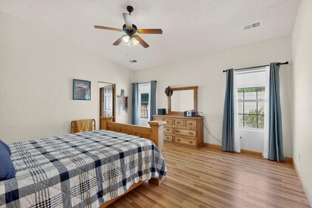 8700 Desert Rain Road NW, Albuquerque, NM 87120