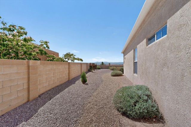 8700 Desert Rain Road NW, Albuquerque, NM 87120