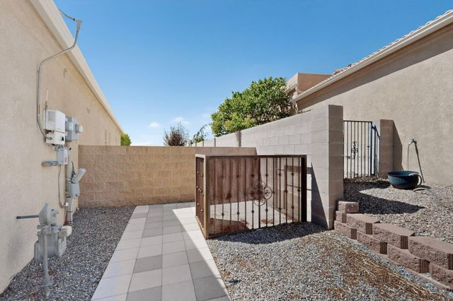 8700 Desert Rain Road NW, Albuquerque, NM 87120