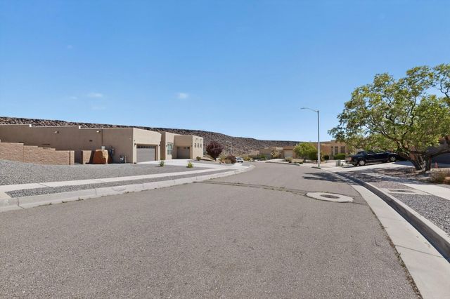 8700 Desert Rain Road NW, Albuquerque, NM 87120
