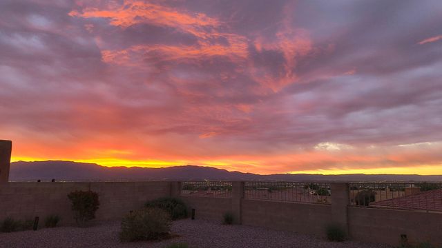 8700 Desert Rain Road NW, Albuquerque, NM 87120
