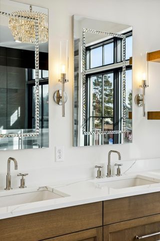 6456 Yosemite Lane, Chanhassen, MN 55331