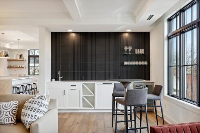 6456 Yosemite Lane, Chanhassen, MN 55331