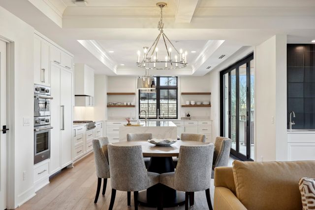 6456 Yosemite Lane, Chanhassen, MN 55331