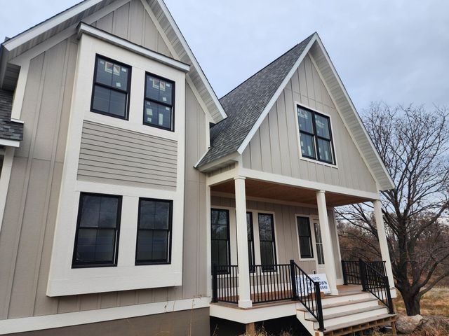 6456 Yosemite Lane, Chanhassen, MN 55331