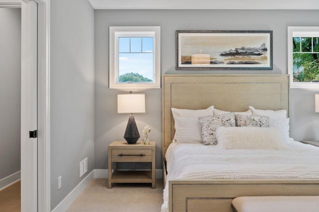 6456 Yosemite Lane, Chanhassen, MN 55331