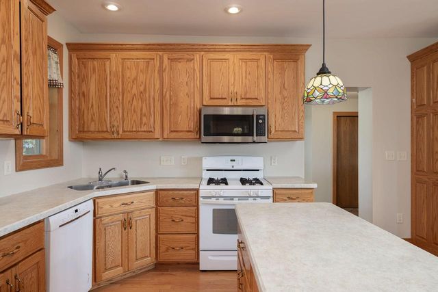 W4844 State Road 33, La Crosse, WI 54601