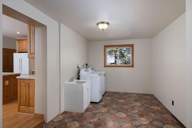 W4844 State Road 33, La Crosse, WI 54601