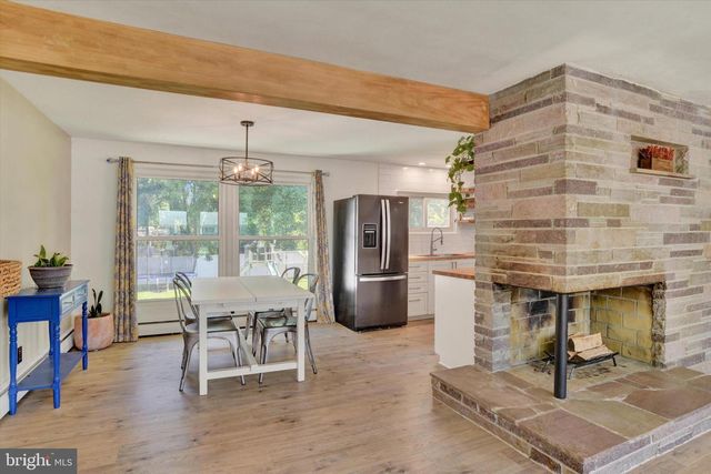 15 CENTER DR, Camp Hill, PA 17011