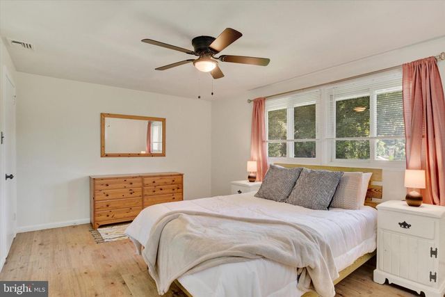 15 CENTER DR, Camp Hill, PA 17011