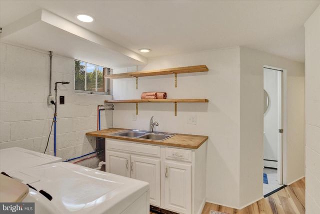 15 CENTER DR, Camp Hill, PA 17011