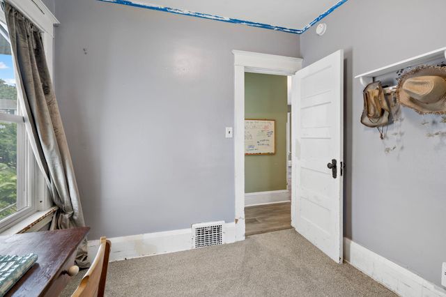 1036 Geranium Avenue E, Saint Paul, MN 55106