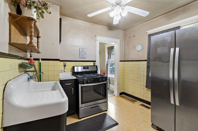 1036 Geranium Avenue E, Saint Paul, MN 55106