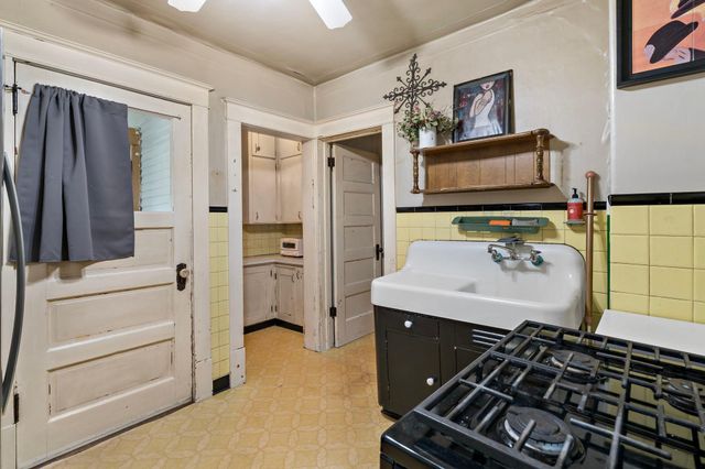 1036 Geranium Avenue E, Saint Paul, MN 55106