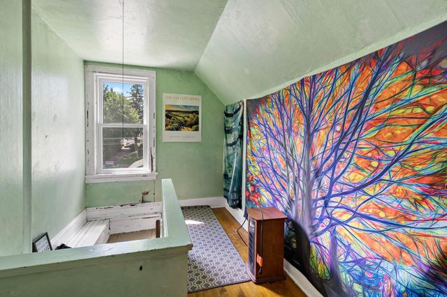 1036 Geranium Avenue E, Saint Paul, MN 55106