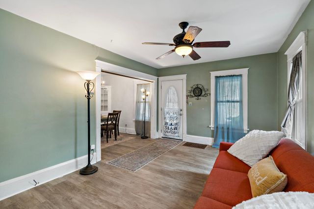 1036 Geranium Avenue E, Saint Paul, MN 55106