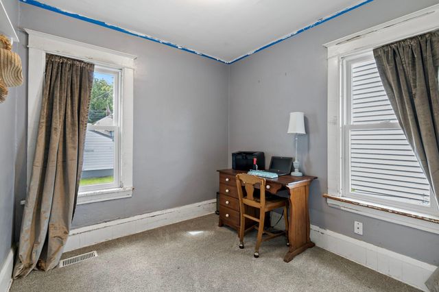 1036 Geranium Avenue E, Saint Paul, MN 55106