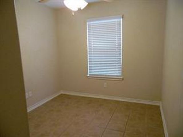 204 W Worsham Street 1, Willis, TX 77378