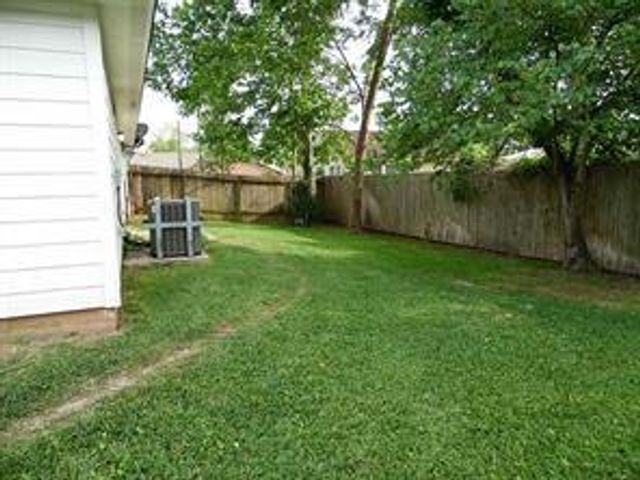 204 W Worsham Street 1, Willis, TX 77378