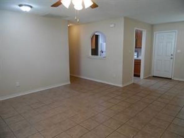 204 W Worsham Street 1, Willis, TX 77378