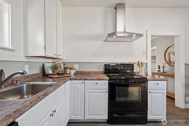 8164 Falls Avenue SE, Snoqualmie, WA 98065