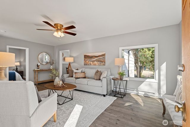 8164 Falls Avenue SE, Snoqualmie, WA 98065