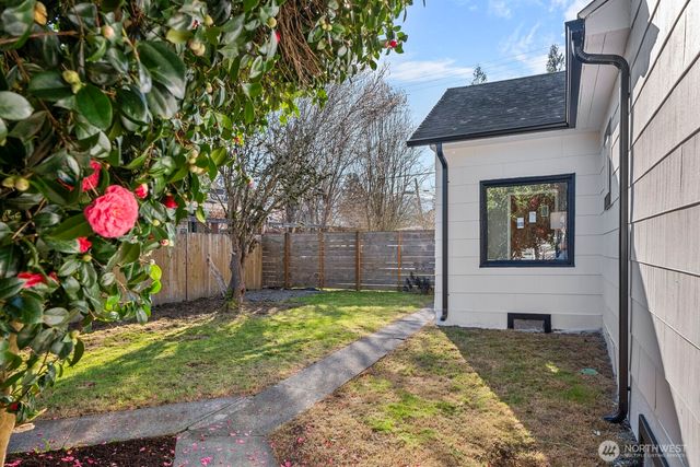 8164 Falls Avenue SE, Snoqualmie, WA 98065