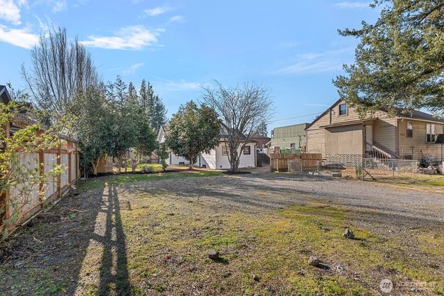 8164 Falls Avenue SE, Snoqualmie, WA 98065