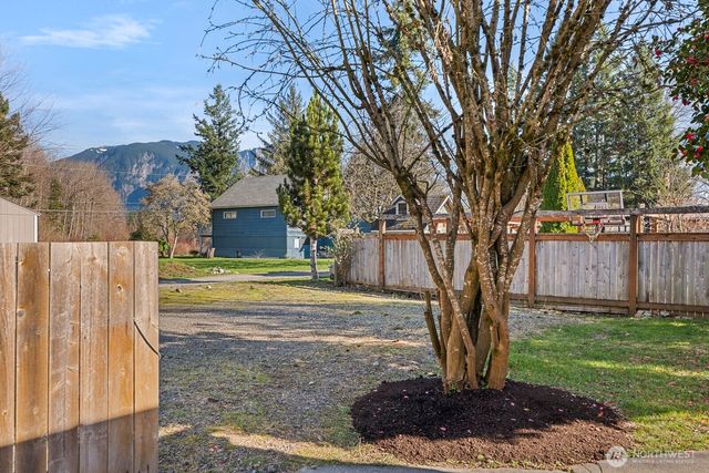 8164 Falls Avenue SE, Snoqualmie, WA 98065