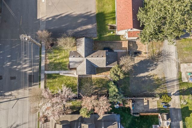 8164 Falls Avenue SE, Snoqualmie, WA 98065