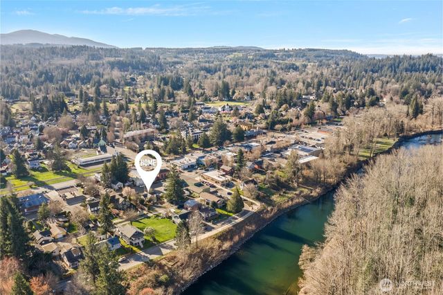 8164 Falls Avenue SE, Snoqualmie, WA 98065