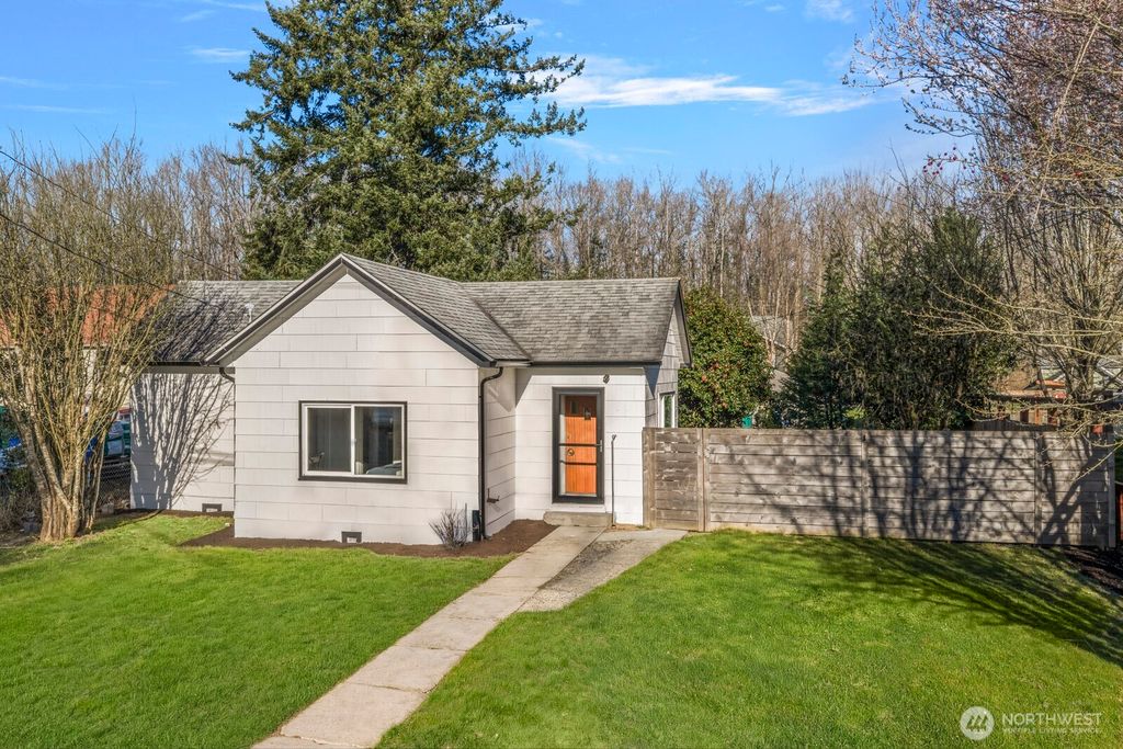 8164 Falls Avenue SE, Snoqualmie, WA 98065