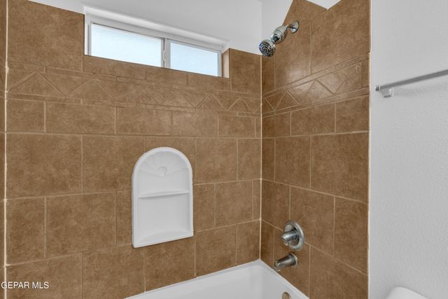 6289 COSECHA LUNA Circle, El Paso, TX 79932