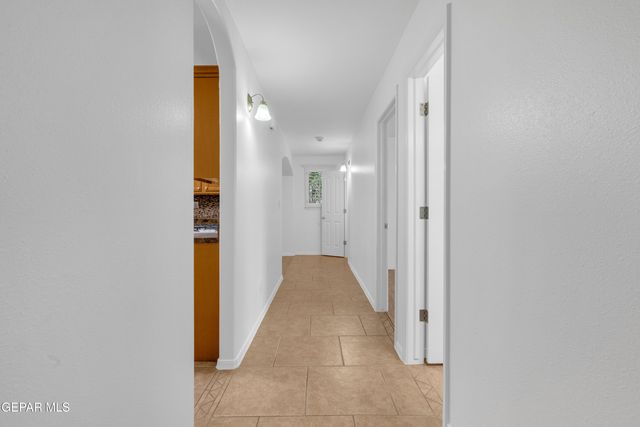 6289 COSECHA LUNA Circle, El Paso, TX 79932