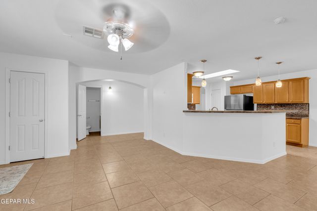 6289 COSECHA LUNA Circle, El Paso, TX 79932