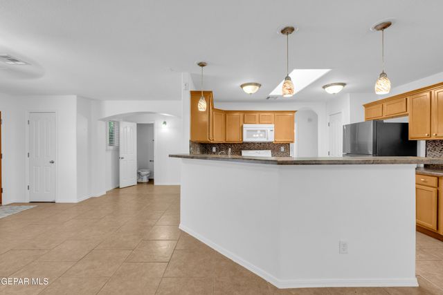 6289 COSECHA LUNA Circle, El Paso, TX 79932