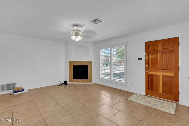 6289 COSECHA LUNA Circle, El Paso, TX 79932