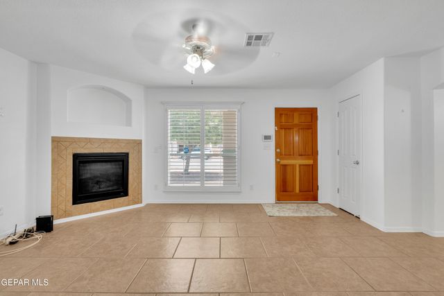 6289 COSECHA LUNA Circle, El Paso, TX 79932