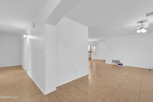 6289 COSECHA LUNA Circle, El Paso, TX 79932