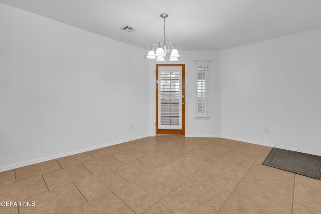 6289 COSECHA LUNA Circle, El Paso, TX 79932