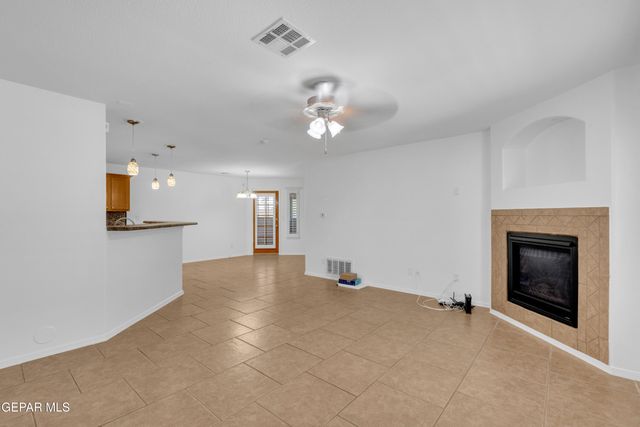 6289 COSECHA LUNA Circle, El Paso, TX 79932