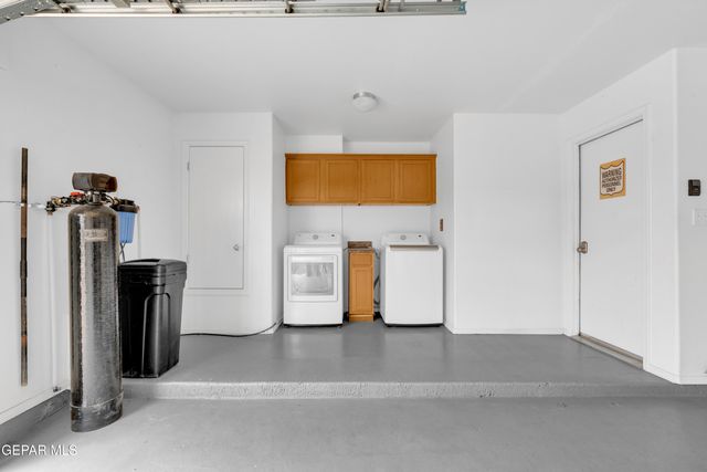 6289 COSECHA LUNA Circle, El Paso, TX 79932