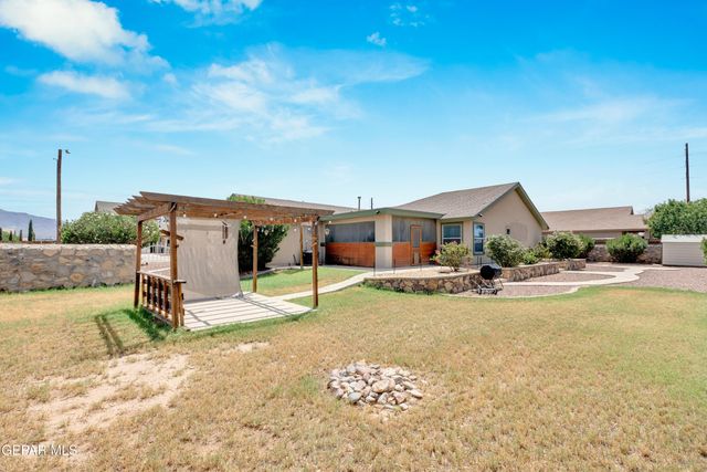 6289 COSECHA LUNA Circle, El Paso, TX 79932