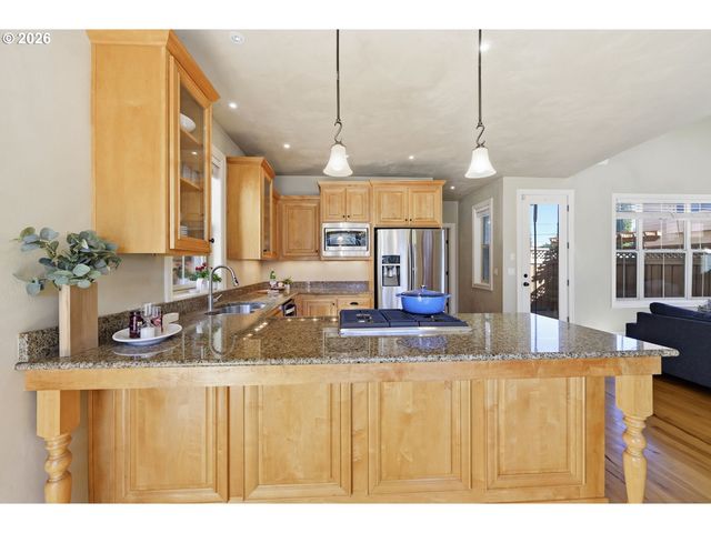 4033 SCOTTDALE St, Eugene, OR 97404