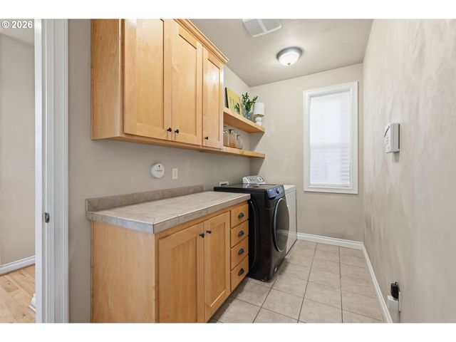 4033 SCOTTDALE St, Eugene, OR 97404