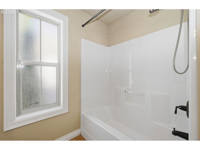 4033 SCOTTDALE St, Eugene, OR 97404