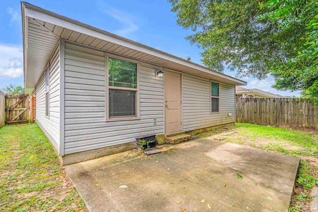 453 Evening Falls Dr, Pensacola, FL 32534