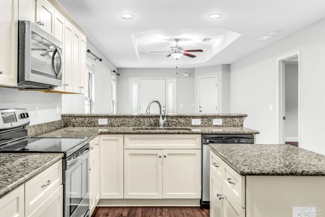 453 Evening Falls Dr, Pensacola, FL 32534