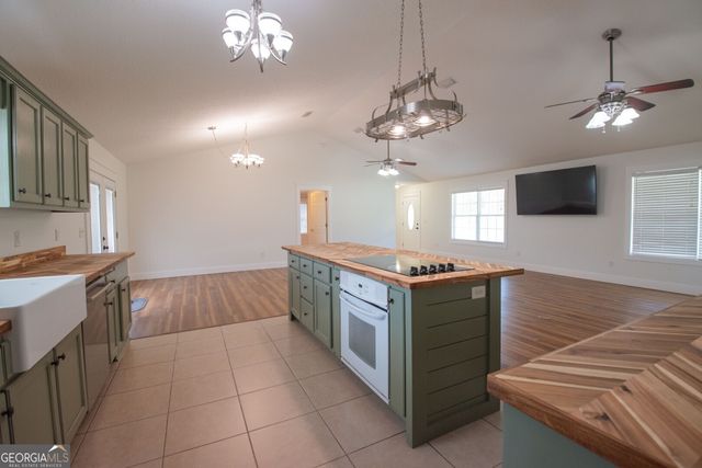 989 Ralph Davis Road, Folkston, GA 31537