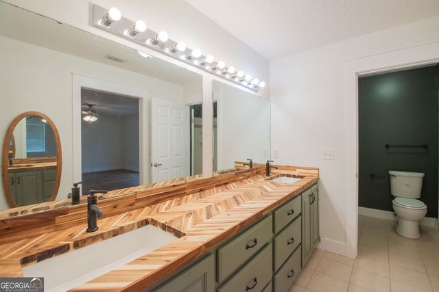 989 Ralph Davis Road, Folkston, GA 31537